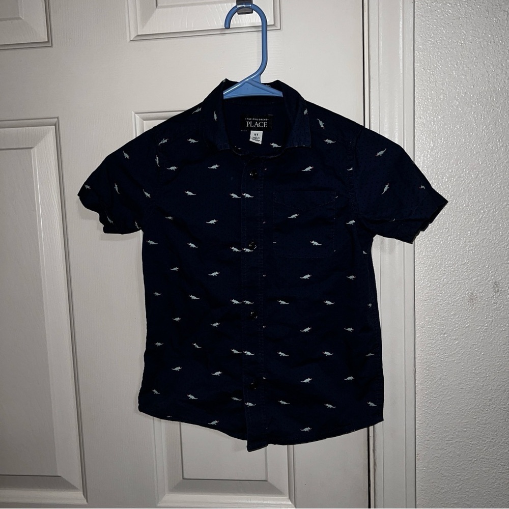 The Children's Place Boys Blue Short Sleeve Lizard Print  Button-Down Shirt 5t